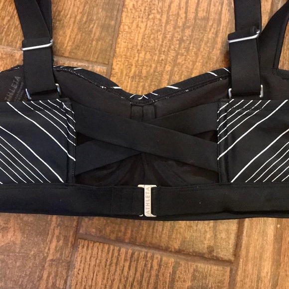 NWT Athleta Chevron bikini top - Picture 3 of 5